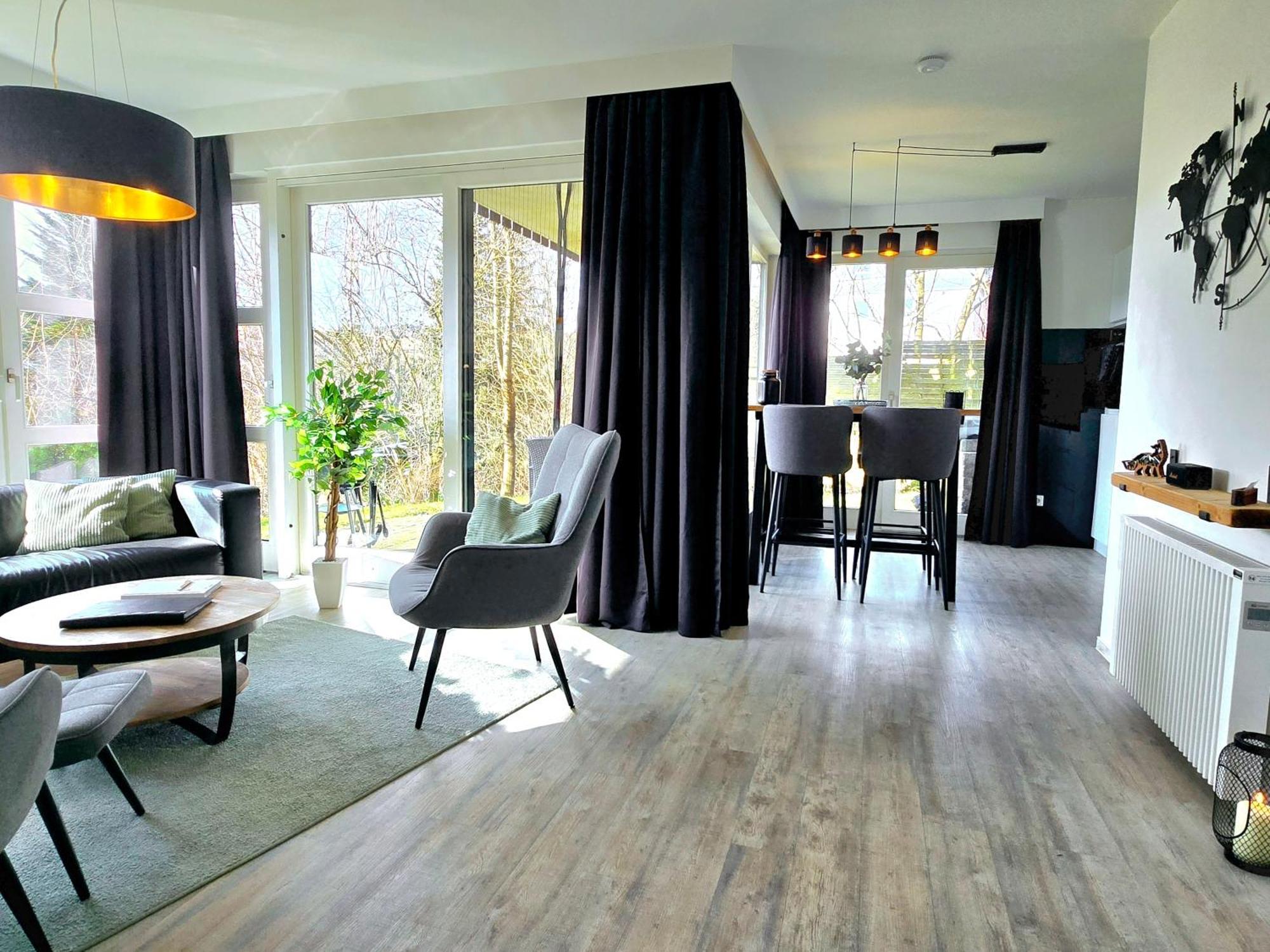 Ferienwohnung Fuchsbau Mit Kamin & Terrasse & Hunde Winterberg Ngoại thất bức ảnh